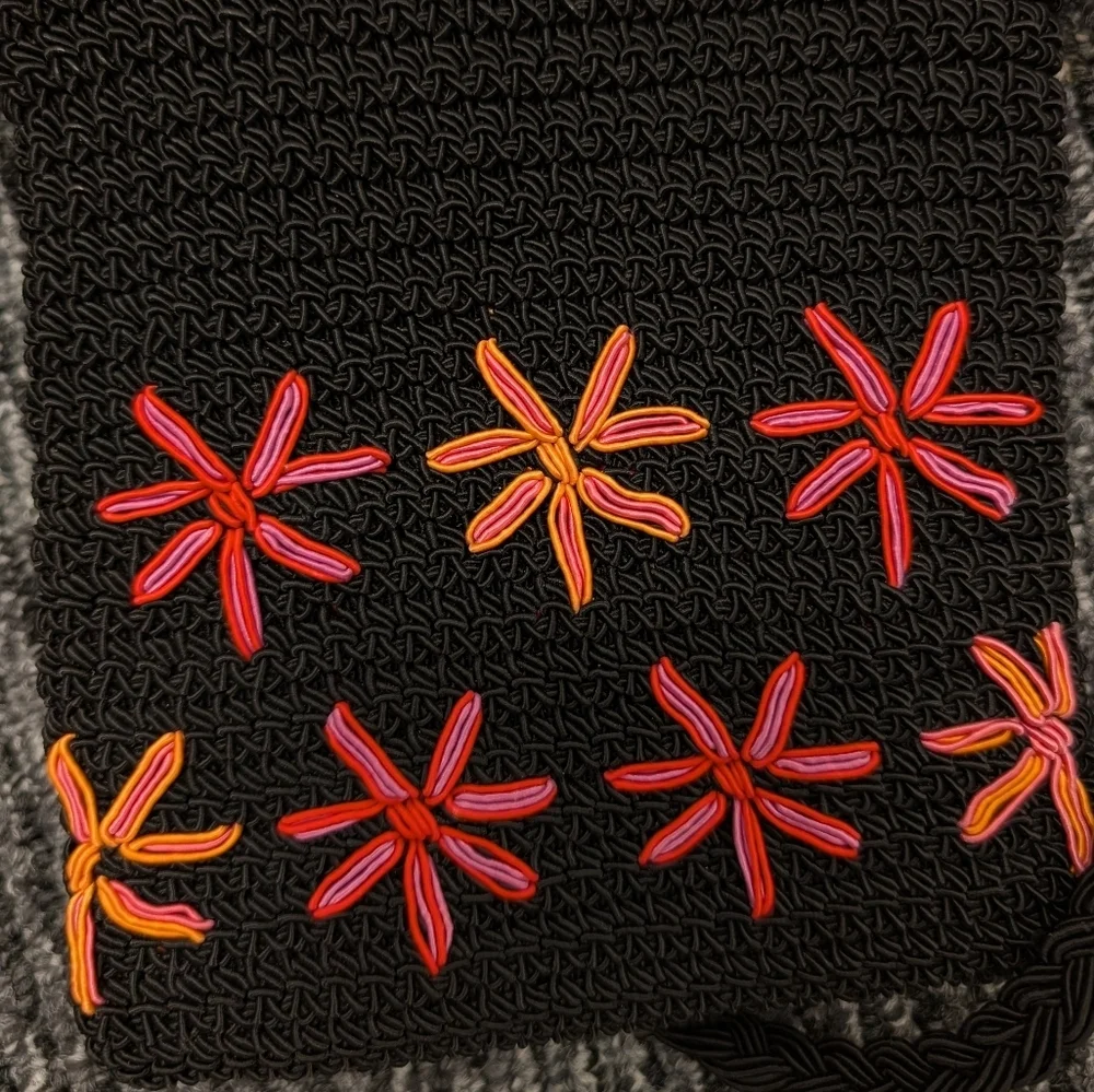 Bohemian Floral Crochet Crossbody & Matching Coin Purse Black & Pink